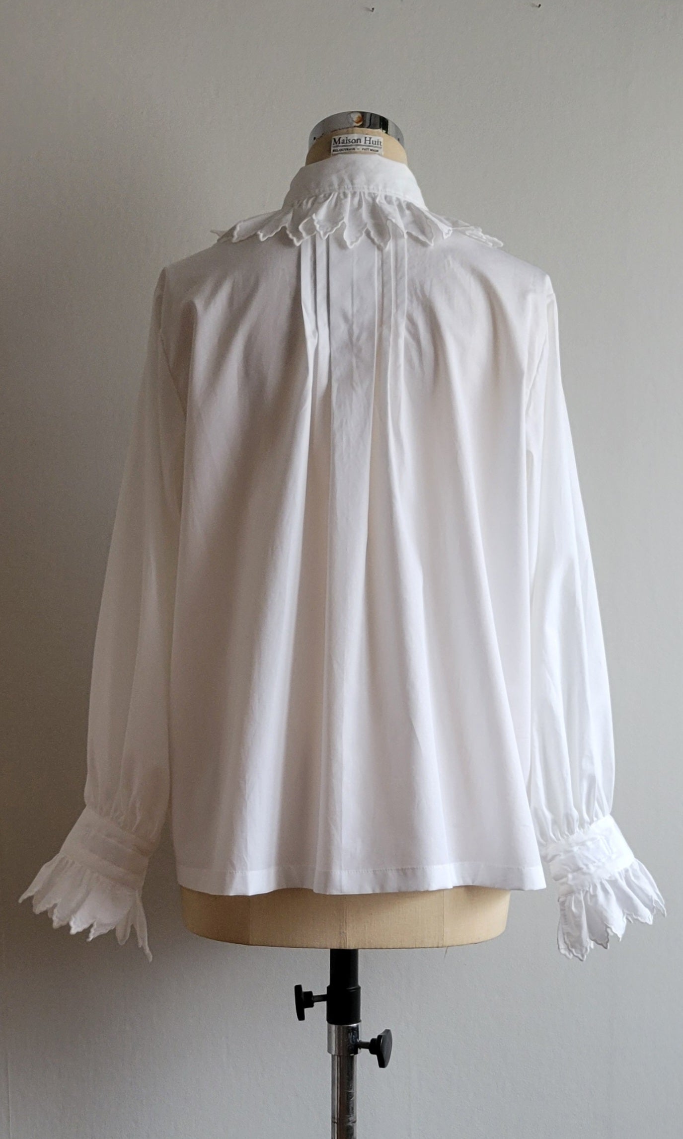 【受注販売：9月中旬～下旬納品】Valley Scallop Frill Blouse | ヴァレースカラップ フリルブラウス